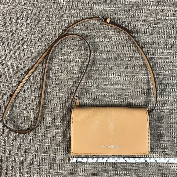 Tignanello leather crossbody bag - Picture 2 of 13
